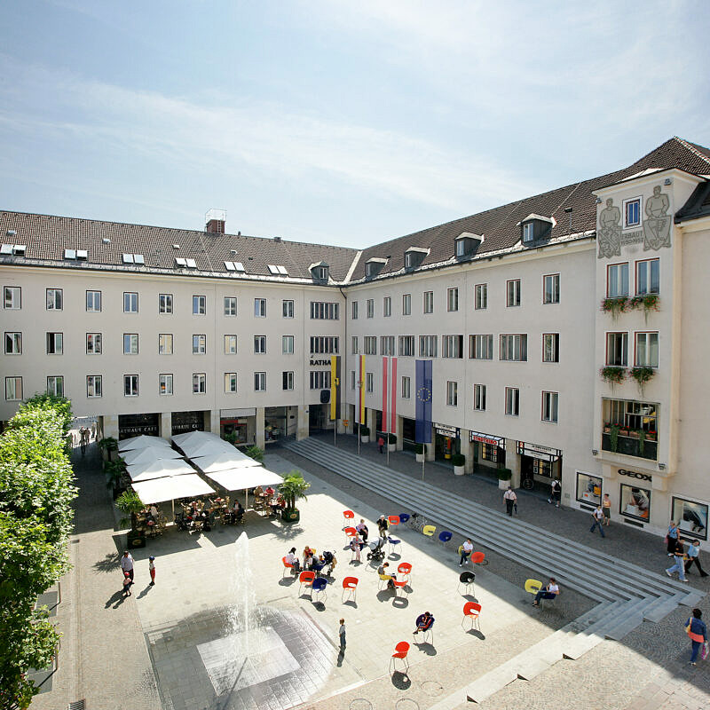 Stadt Villach Rathaus-Gebäude und Rathausplatz Villach